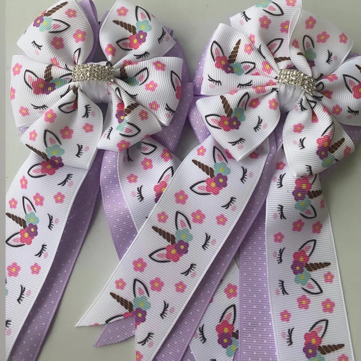 🫶 Show Bows: Unicorns on Lavender Swiss Dot