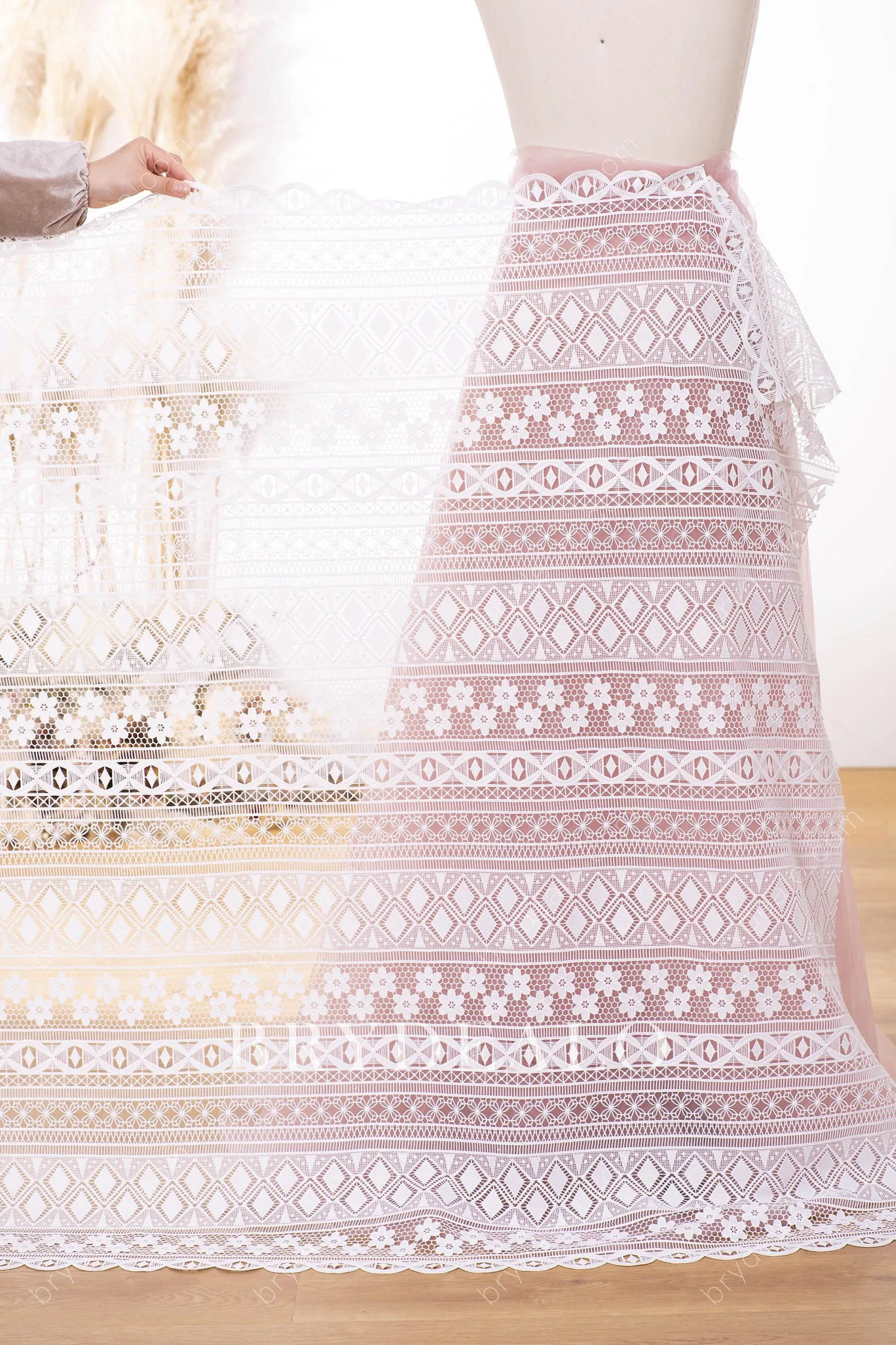Double Border Patterned Crochet Lace Fabric