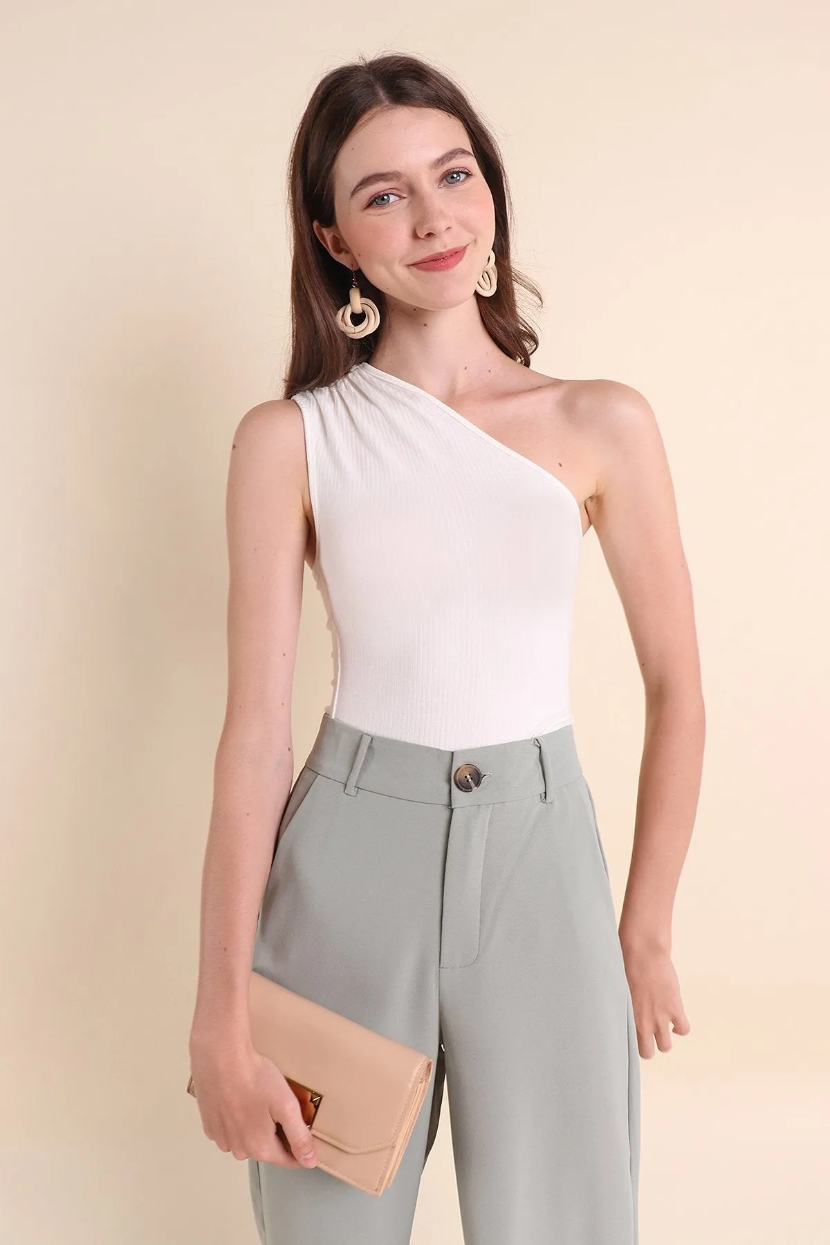 MADEBYNM BASIC DIANE TOGA TOP IN WHITE
