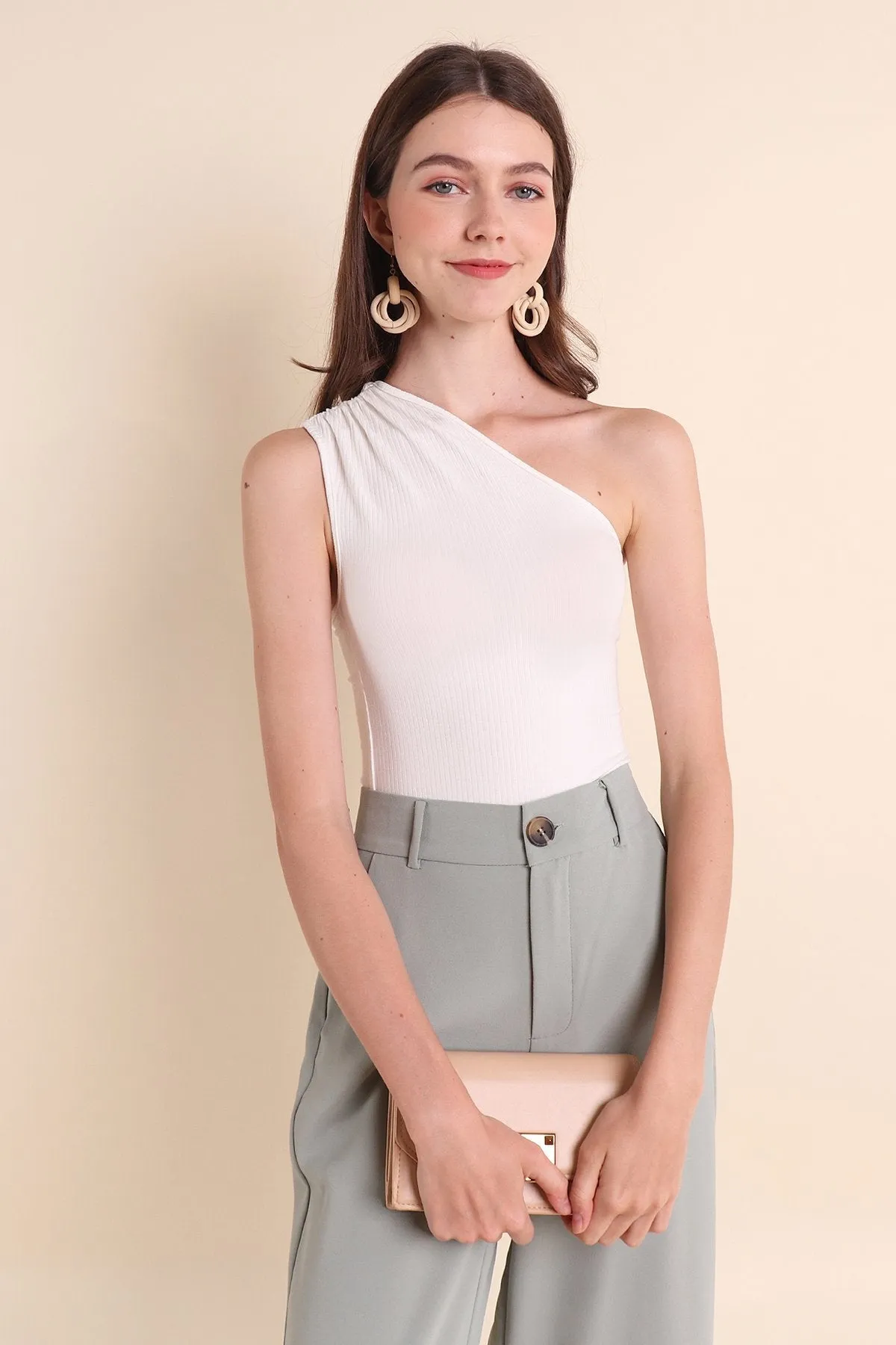 MADEBYNM BASIC DIANE TOGA TOP IN WHITE