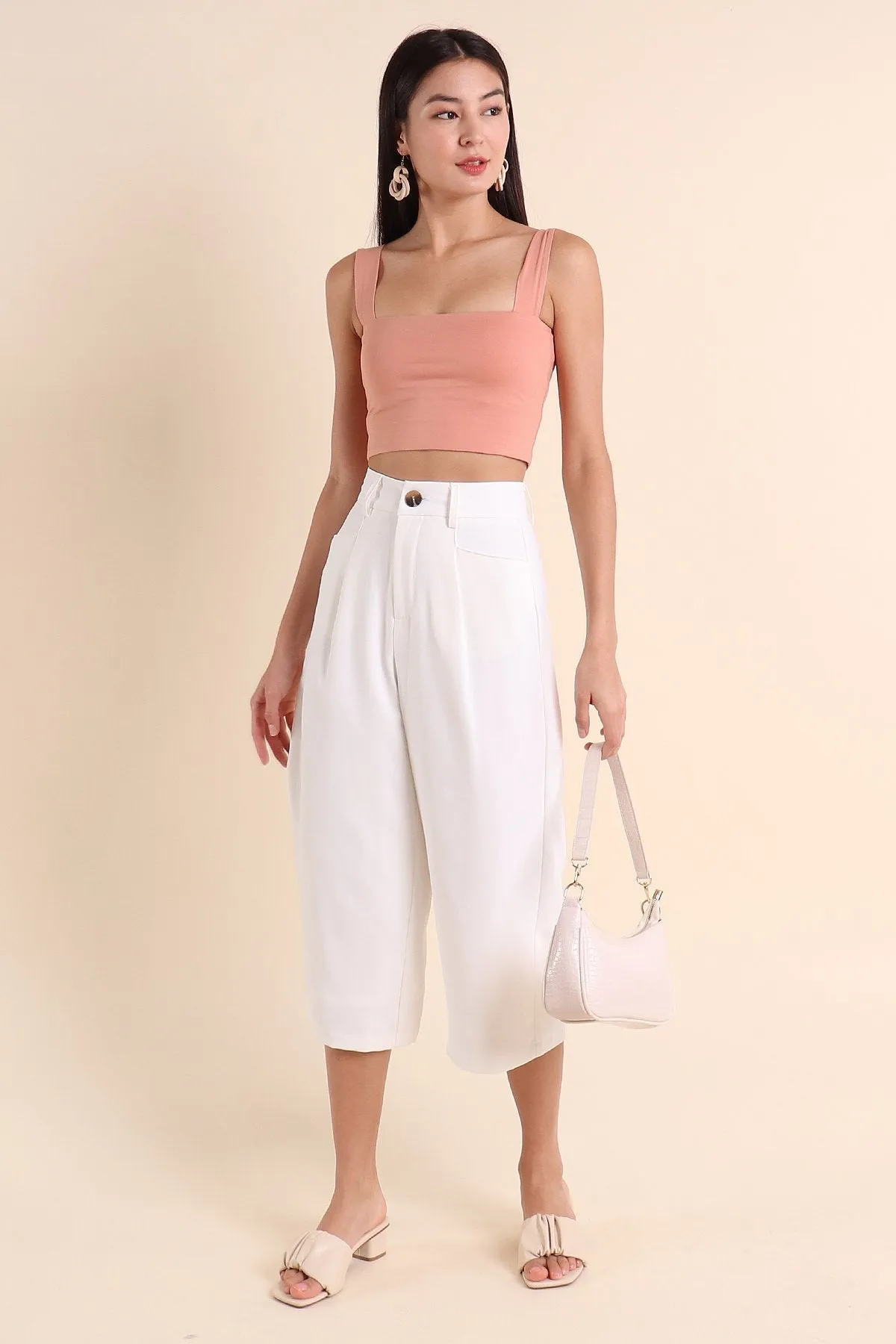 MADEBYNM BASICS ZOYA SQUARE NECK CROPPED TOP IN PEACH ROSE
