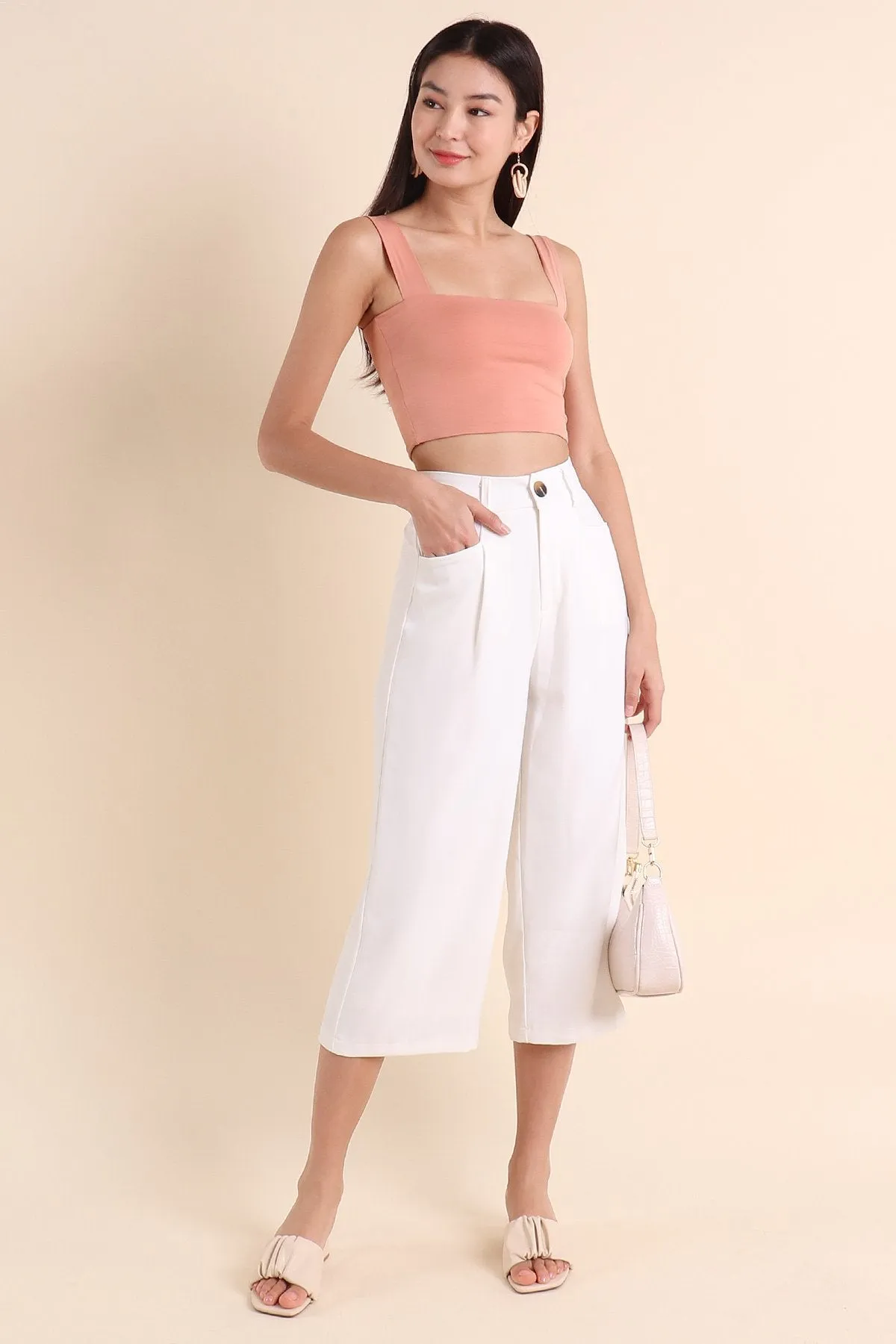 MADEBYNM BASICS ZOYA SQUARE NECK CROPPED TOP IN PEACH ROSE
