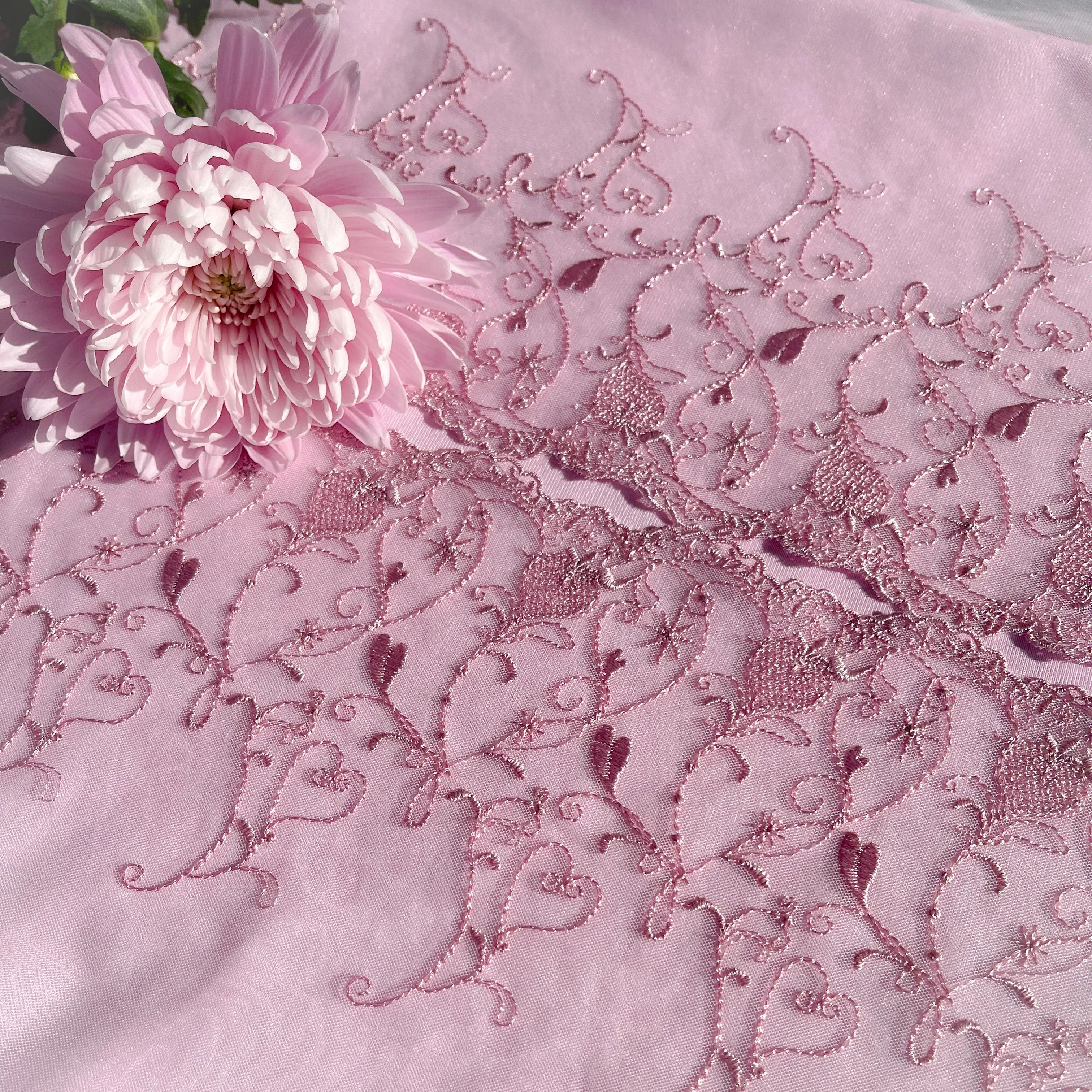 Tulle Lace #330 - Heartstrings