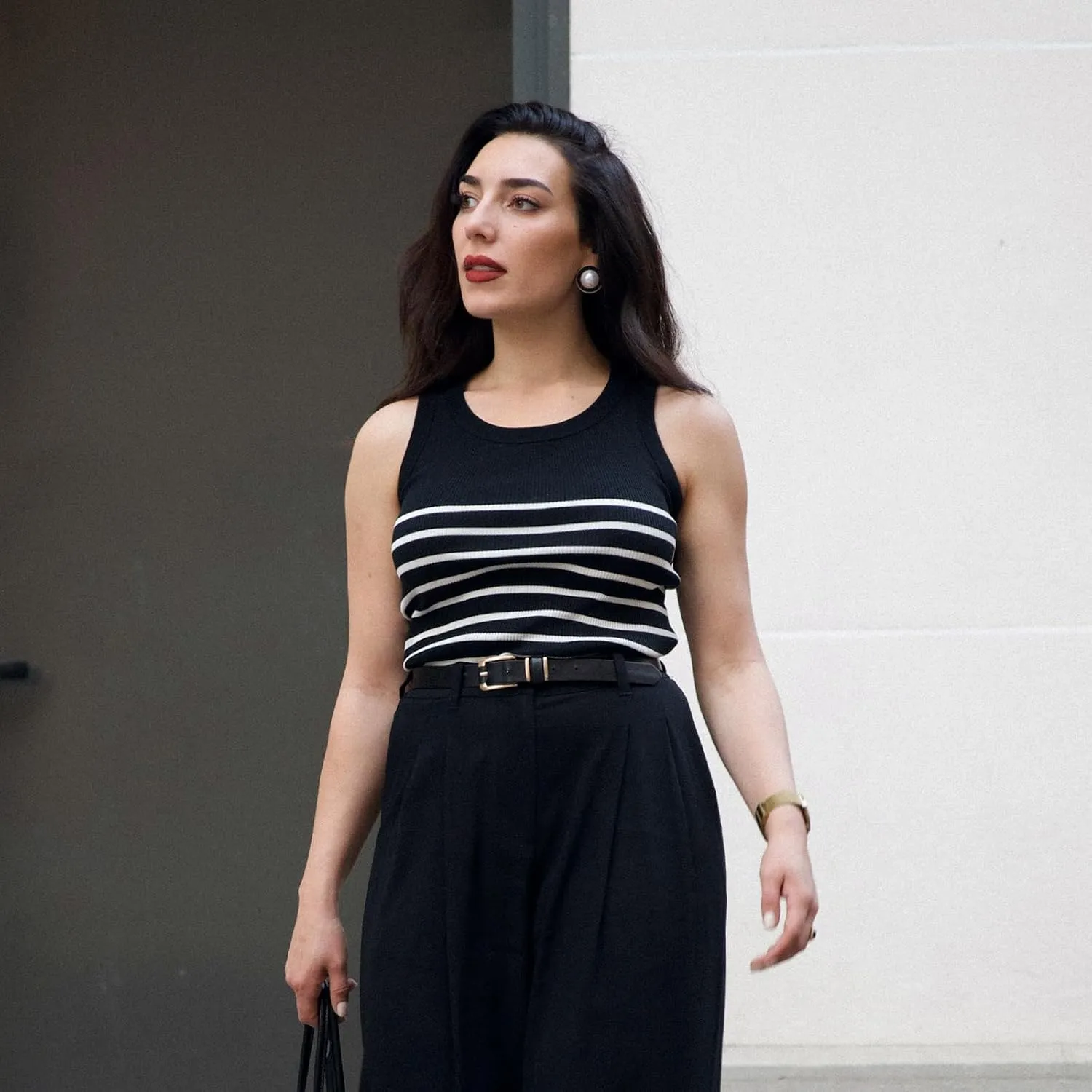 Women's Sleeveless Tank Tops Striped Crew Neck Ribbed Knit Basic Cami Shirts for Daily Casual